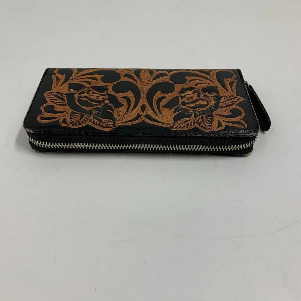 Alejandro Yeo Women's Hand-Tooled Leather‎ Zippered Clutch Wallet - Picture 4 of 12